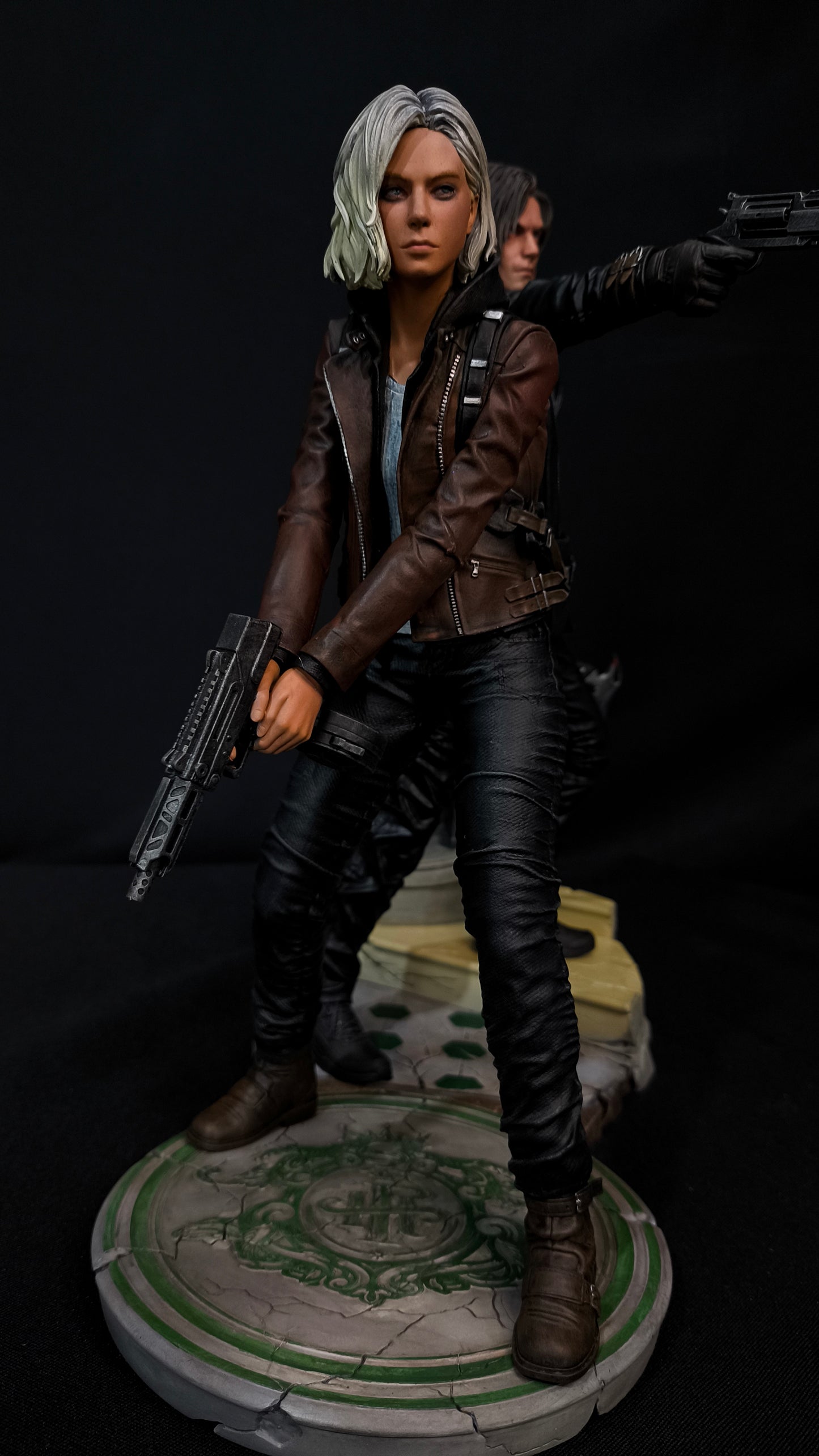 Leon S. Kennedy & Grace Requiem | Duo ou Individual | Miravi