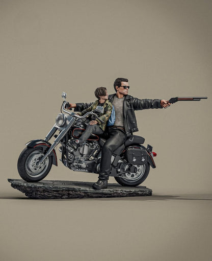 T-800 Exterminador do Futuro 2 Diorama na Moto | Miravi