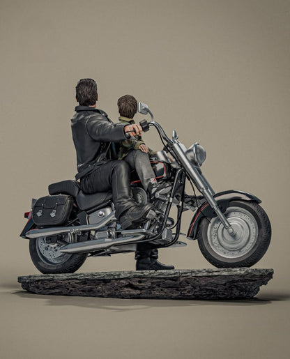 T-800 Exterminador do Futuro 2 Diorama na Moto | Miravi