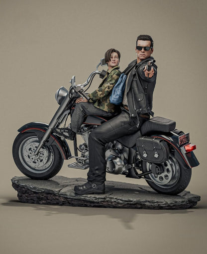 T-800 Exterminador do Futuro 2 Diorama na Moto | Miravi