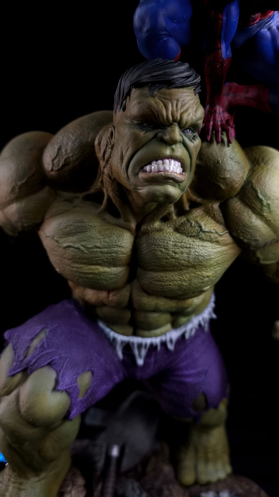 Hulk & Spider-Man Diorama 25 cm | Miravi