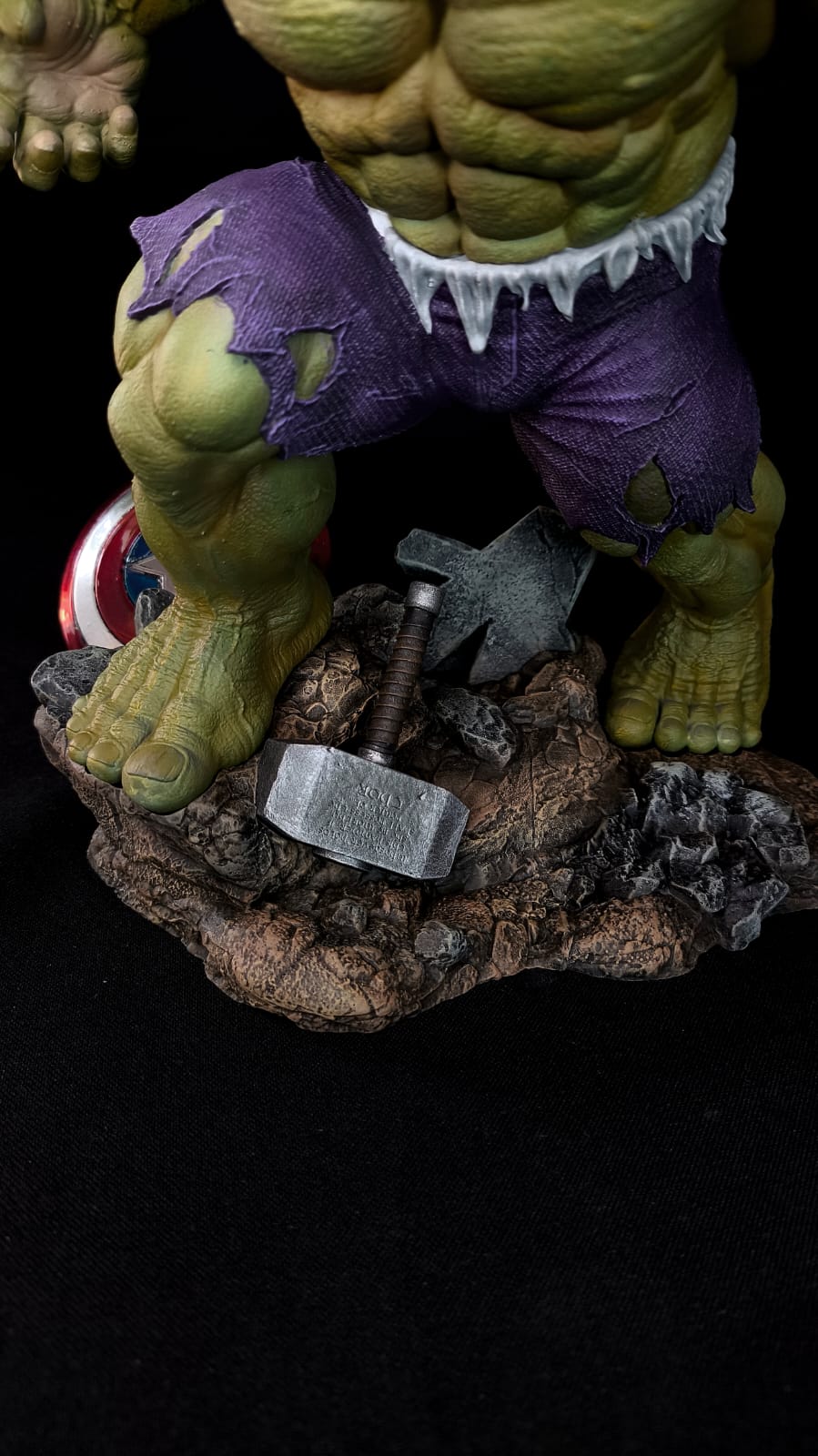 Hulk & Spider-Man Diorama 25 cm | Miravi