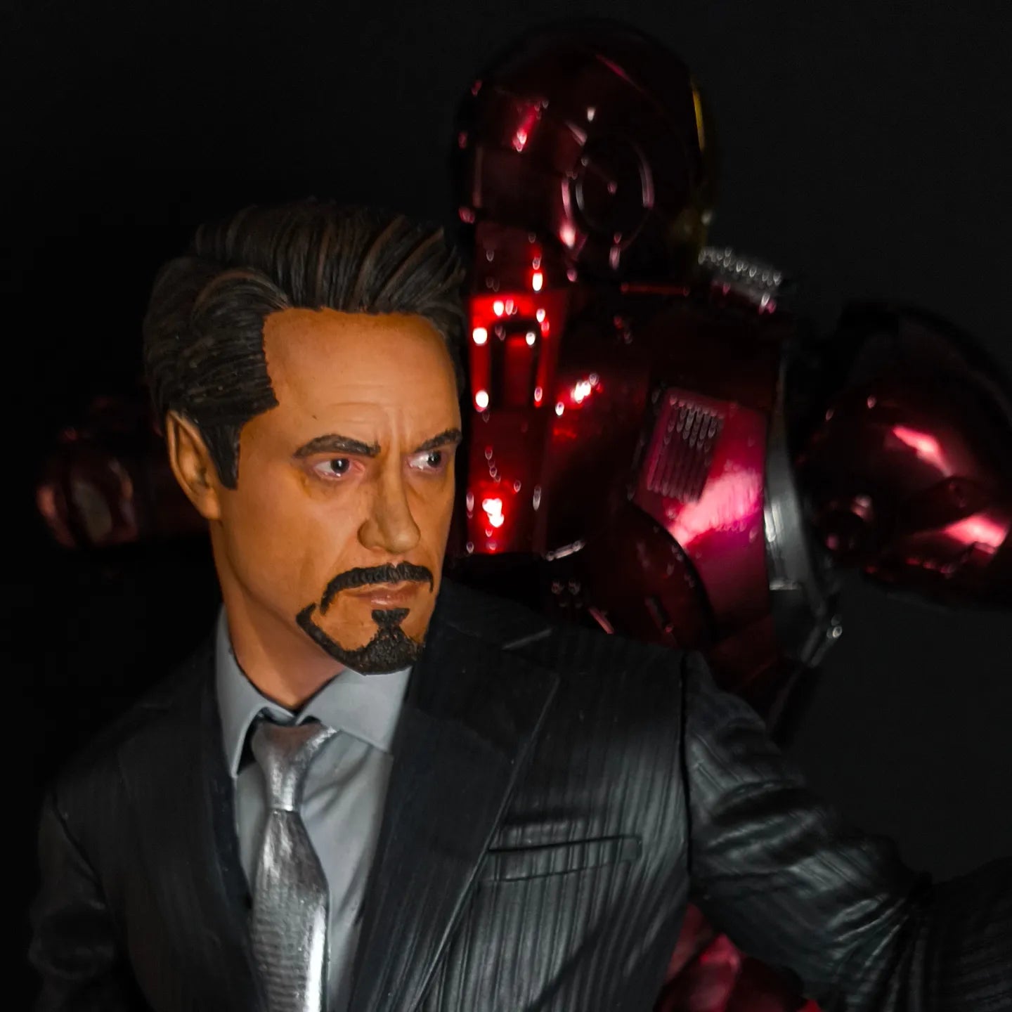Colecionável de Tony Stark Com a Mark 38