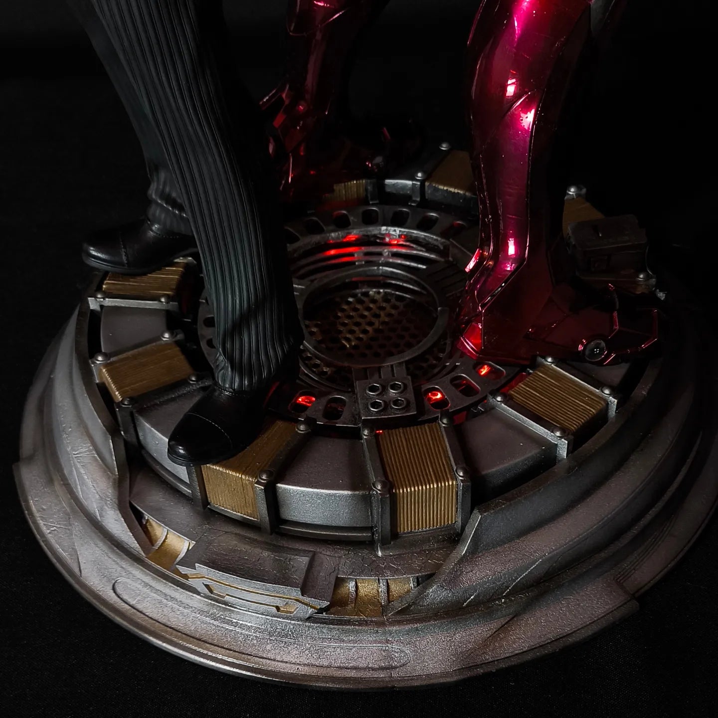 Colecionável de Tony Stark Com a Mark 38