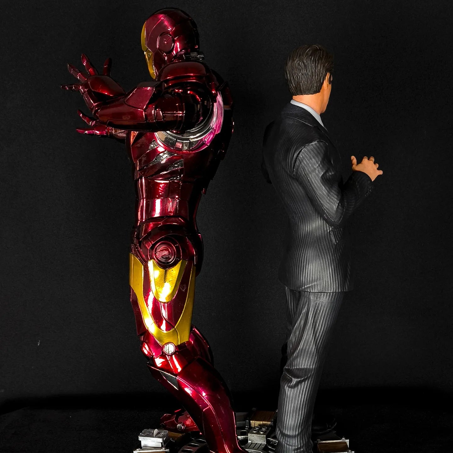 Colecionável de Tony Stark Com a Mark 38