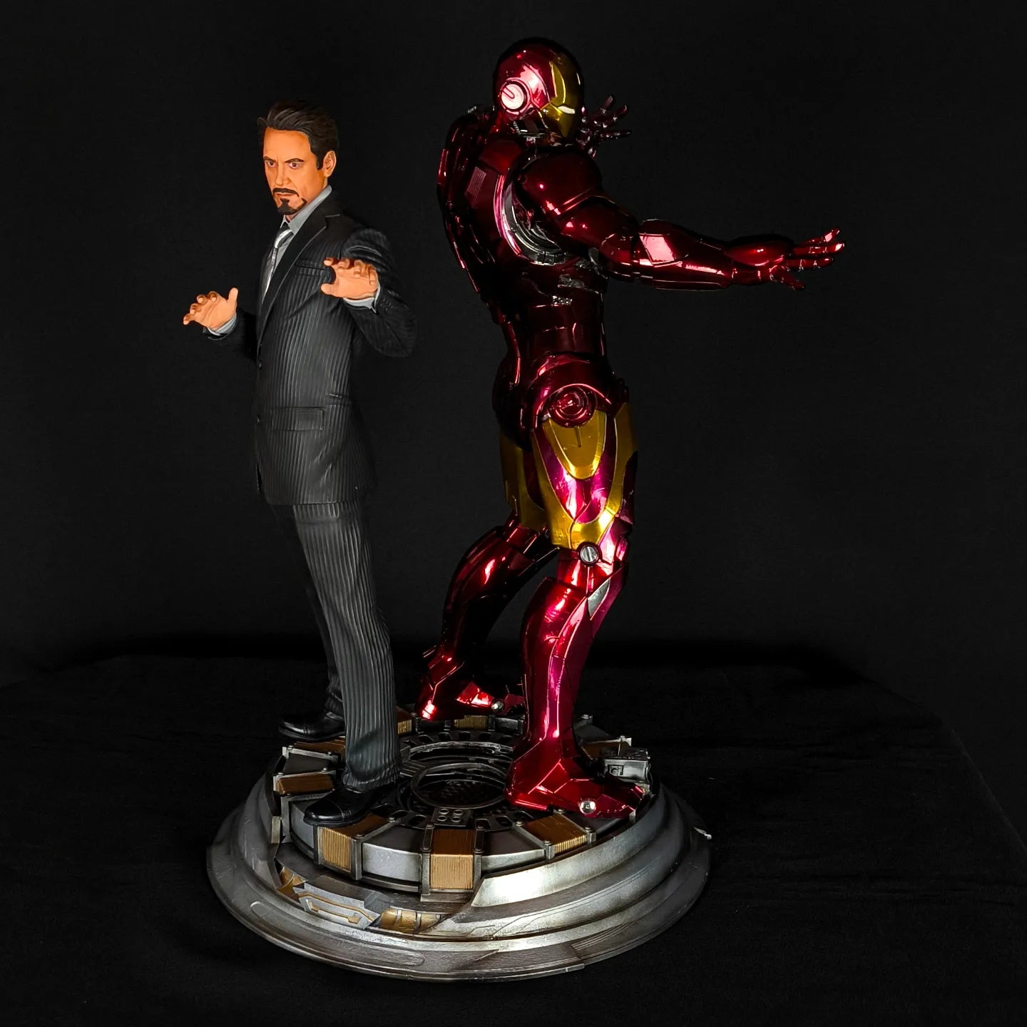 Colecionável de Tony Stark Com a Mark 38